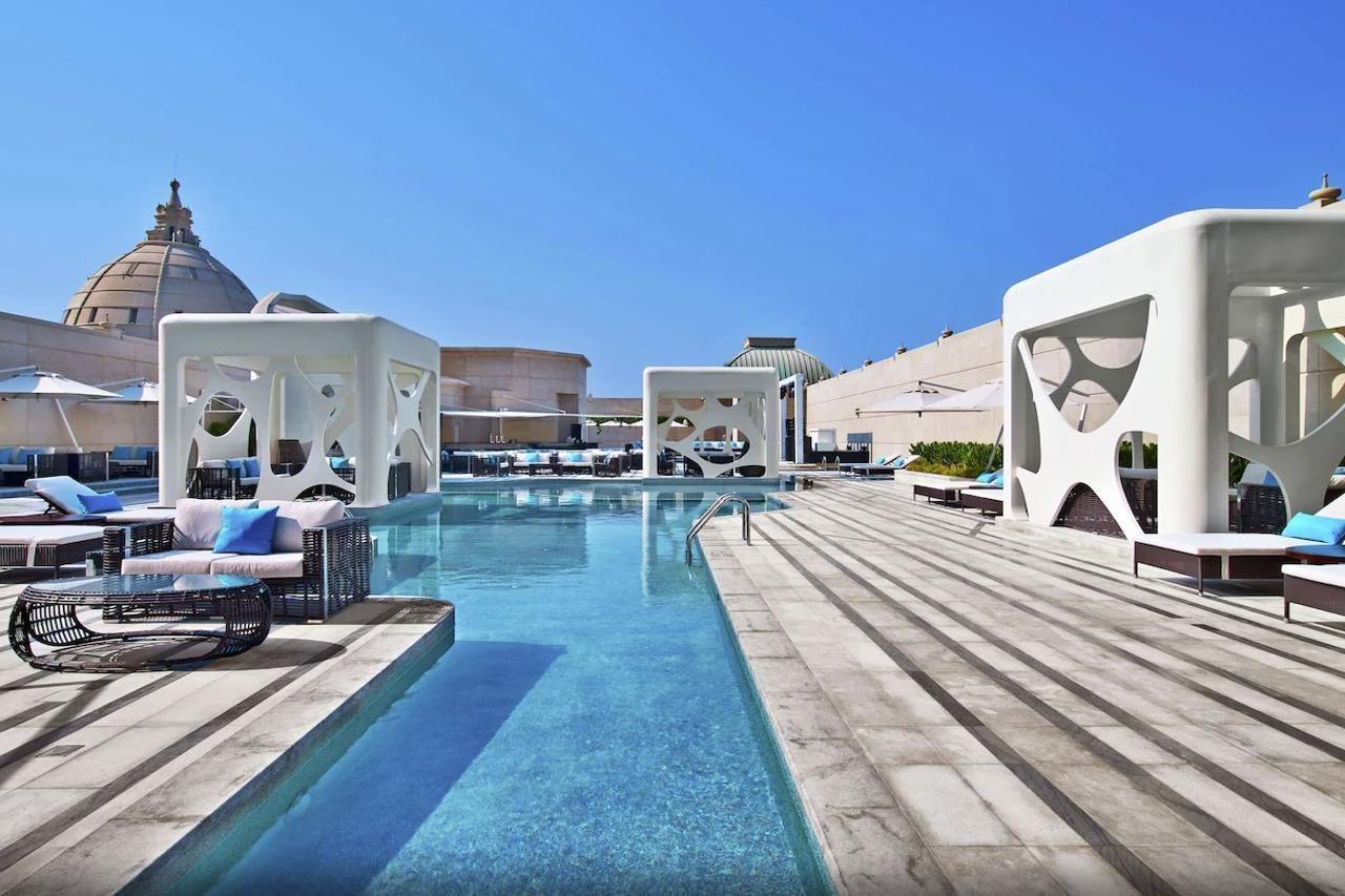 V Dubai, Curio Collection By Hilton Hotel