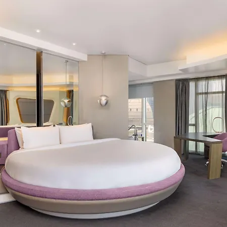V Hotel Dubai, Curio Collection By Hilton Exterior photo