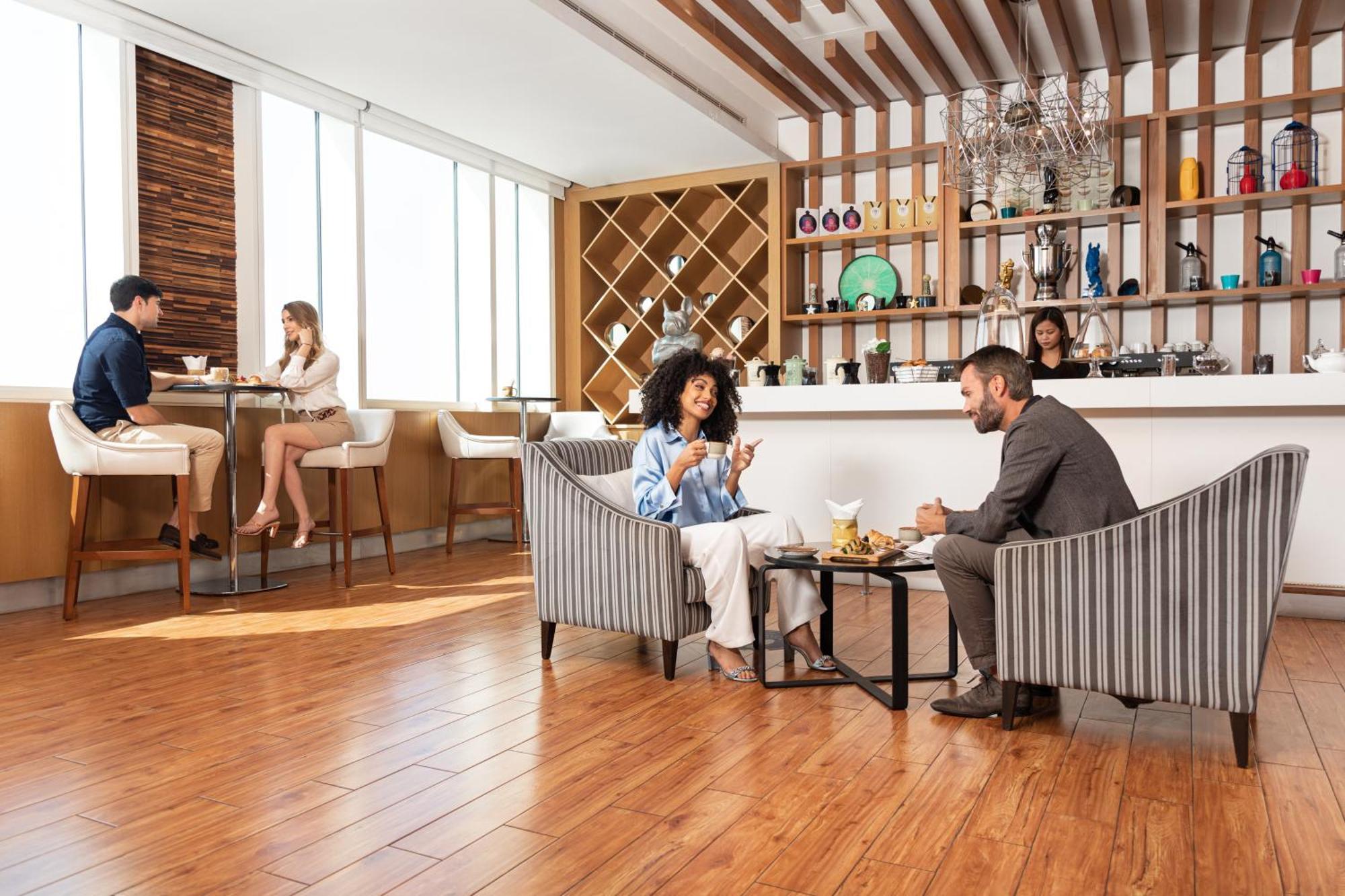 V Dubai, Curio Collection By Hilton 5*