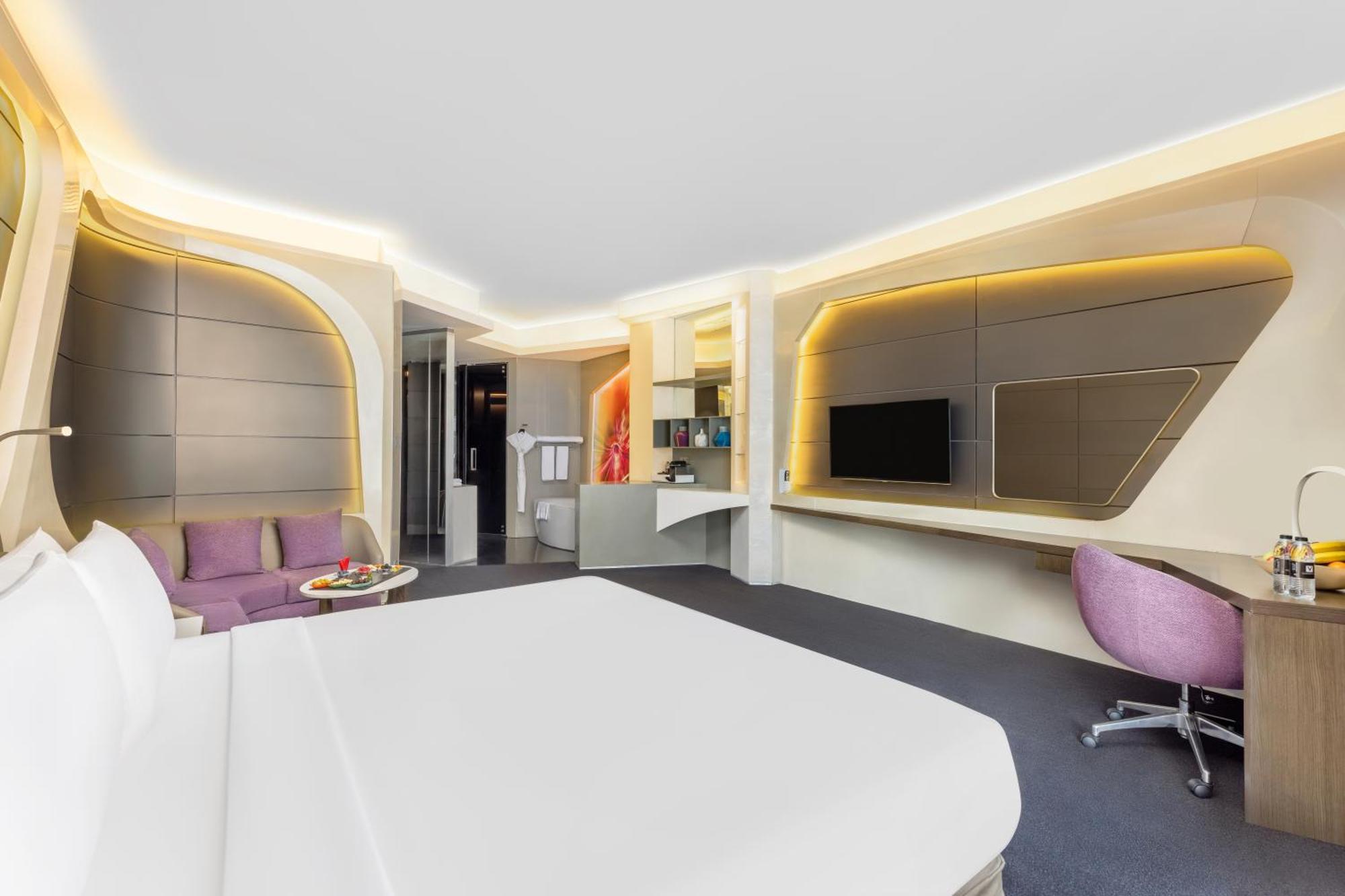 Hotel V Dubai, Curio Collection By Hilton Dubai
