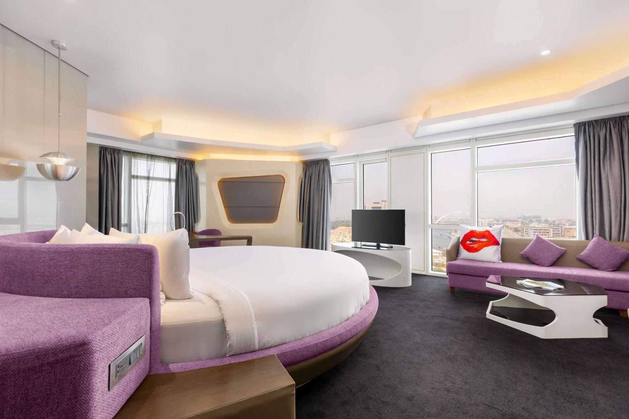 V Dubai, Curio Collection By Hilton Hotel Dubai