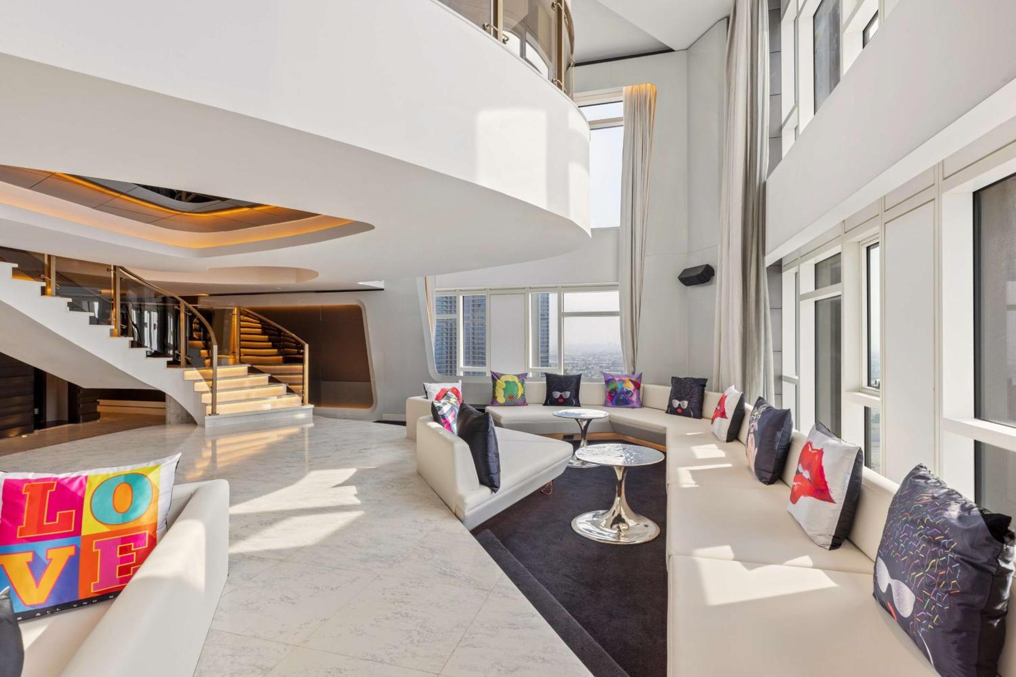 Hotel V Dubai, Curio Collection By Hilton Dubai